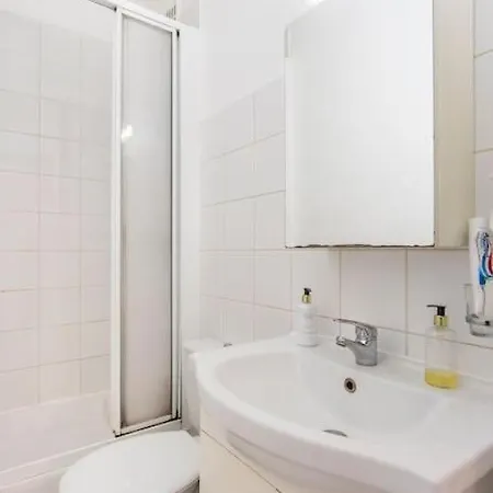 Charming Bright Parisian Flat *