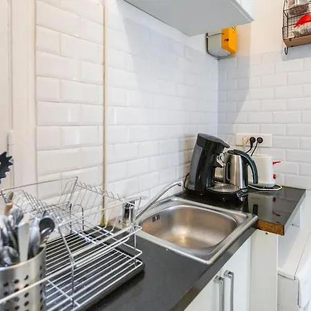 Charming Bright Parisian Flat *